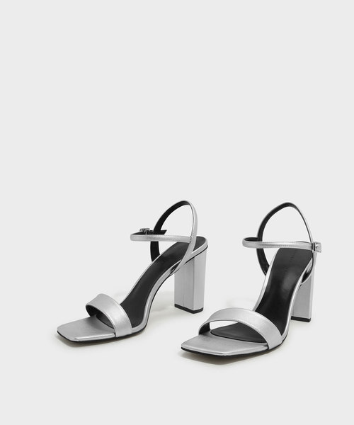 CHARLES & KEITH（チャールズ & キース）の「スクエアトゥ サンダル / SQUARE TOE SANDALS（サンダル・レディース・ブラック/シルバー・25cm/23cm/22.5cm/24.5cm/23.5cm）」の9枚目の写真