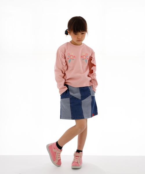 Catherine Cottage(キャサリンコテージ)の「プレミアムリブ 花刺繍フリルまあるいヘムラインカットソー(Tシャツ/カットソー・キッズ・ピンク系その他7・110/130/100/120/90/140)」の4枚目の写真