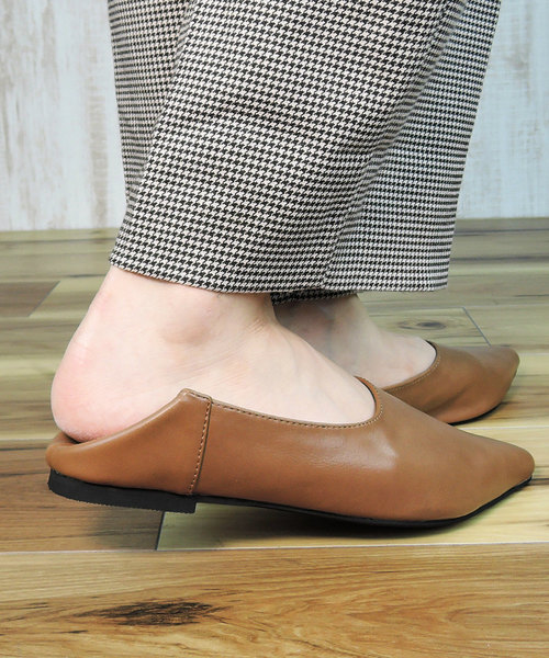 minia（ミニア）の「ポインテッドバブーシュ  [ minia ]（パンプス・レディース・ブラック/ブラウン/パイソン/グレー/シルバー/ホワイト・S/M/L/LL）」の5枚目の写真