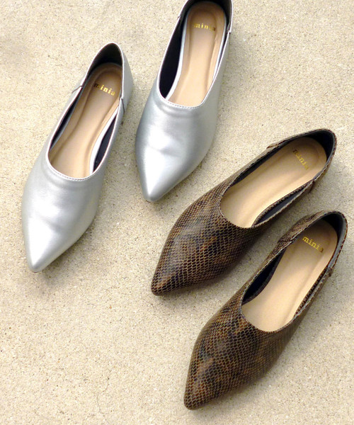 minia（ミニア）の「ポインテッドバブーシュ  [ minia ]（パンプス・レディース・ブラック/ブラウン/パイソン/グレー/シルバー/ホワイト・S/M/L/LL）」の6枚目の写真