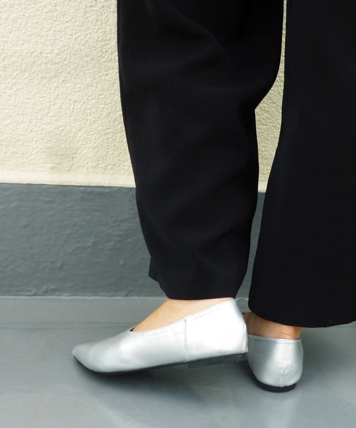 minia（ミニア）の「ポインテッドバブーシュ  [ minia ]（パンプス・レディース・ブラック/ブラウン/パイソン/グレー/シルバー/ホワイト・S/M/L/LL）」の22枚目の写真