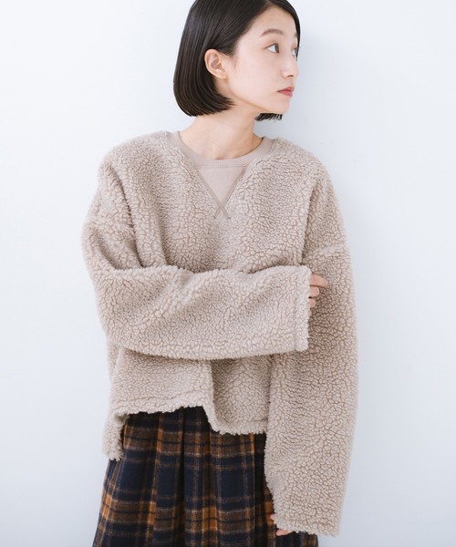 haco!(ハコ)の「小動物系女子になれるかもしれない?!なでなでされたいボアスウェット(Tシャツ/カットソー)」|ベージュ