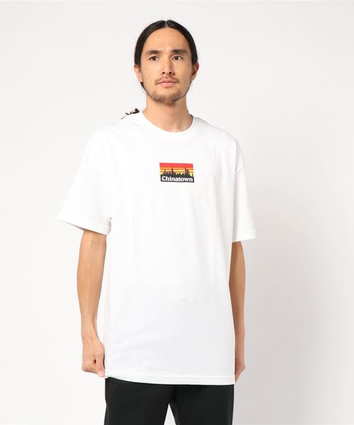 ADAM ET ROPE'(アダムエロペ)の「【CHINATOWN MARKET】 PATAGONIA TEE(Tシャツ/カットソー・メンズ・ブラック/ホワイト・L/M/X-LARGE)」の1枚目の写真