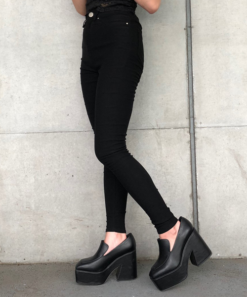 ENVYM（アンビー）の「カラージェギンス（その他パンツ・レディース・ブラック・S/M）」の4枚目の写真