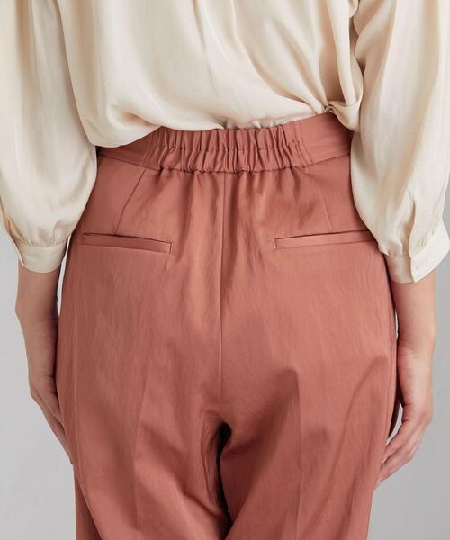 green label relaxing（グリーンレーベルリラクシング）の「FM サテン バレル パンツ（その他パンツ・レディース・パープル/ベージュ/オレンジ・36/38）」の14枚目の写真