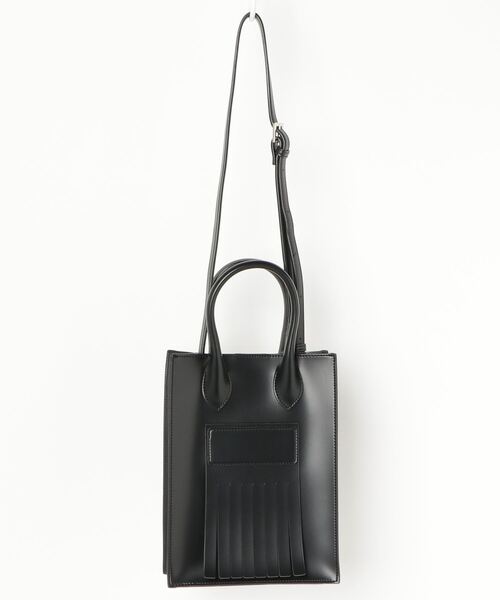 SOLPRESA（ソルプレーサ）の「●スクエアフリンジミニショルダートートバッグ（トートバッグ・メンズ・ブラック/グレイッシュベージュ/モカ・ONE SIZE）」の7枚目の写真