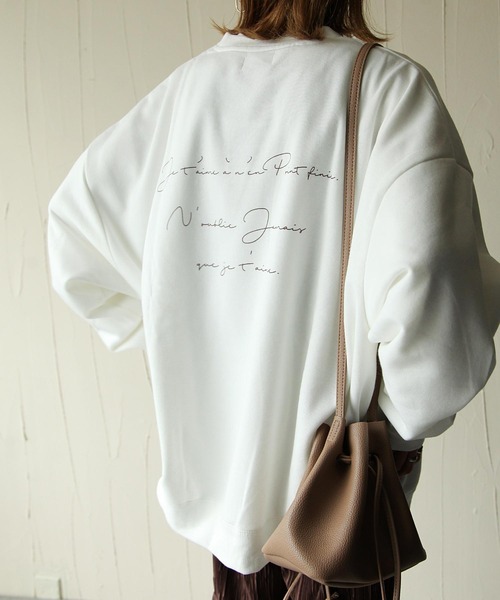 Chillfar（チルファー）の「裏起毛アソートプリントビッグシルエットトレーナー/オーバーサイズスウェット（スウェット・レディース・ベージュ/ブラウン/パープル/ネイビー/グリーン/ホワイト/ブラック/ブルー/ホワイト系/ホワイト系1/ホワイト系2/ブラック系/ブラック系1/ブラック系2/ブラウン系/ブラウン系2/ブラウン系3/ベージュ系/ベージュ系1/ベージュ系3/グリーン系1/ブルー系1・MEDIUM/LARGE）」の5枚目の写真