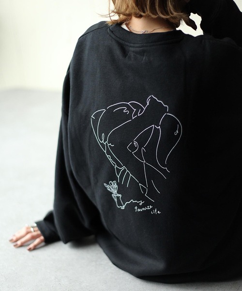 Chillfar（チルファー）の「裏起毛アソートプリントビッグシルエットトレーナー/オーバーサイズスウェット（スウェット・レディース・ベージュ/ブラウン/パープル/ネイビー/グリーン/ホワイト/ブラック/ブルー/ホワイト系/ホワイト系1/ホワイト系2/ブラック系/ブラック系1/ブラック系2/ブラウン系/ブラウン系2/ブラウン系3/ベージュ系/ベージュ系1/ベージュ系3/グリーン系1/ブルー系1・MEDIUM/LARGE）」の8枚目の写真