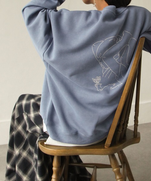 Chillfar（チルファー）の「裏起毛アソートプリントビッグシルエットトレーナー/オーバーサイズスウェット（スウェット・レディース・ベージュ/ブラウン/パープル/ネイビー/グリーン/ホワイト/ブラック/ブルー/ホワイト系/ホワイト系1/ホワイト系2/ブラック系/ブラック系1/ブラック系2/ブラウン系/ブラウン系2/ブラウン系3/ベージュ系/ベージュ系1/ベージュ系3/グリーン系1/ブルー系1・MEDIUM/LARGE）」の21枚目の写真