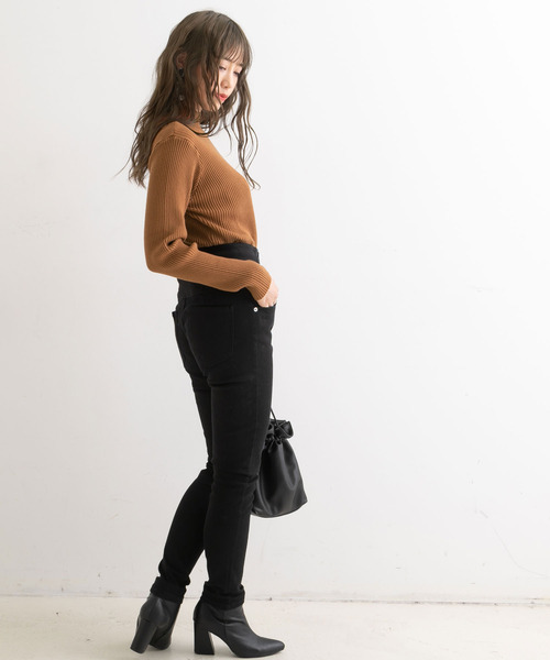 Newlyme（ニューリーミー）の「タートルネックリブニットプルオーバー（ニット/セーター・レディース・ブラック/ベージュ/パープル/グリーン/アイボリー/ボルドー/キャメル/ブラウン/セージグリーン/ブルー・MEDIUM/LARGE/X-LARGE/SMALL）」の12枚目の写真