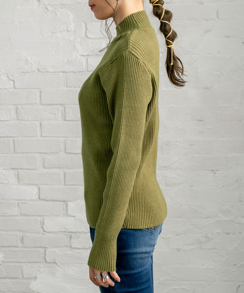 Newlyme（ニューリーミー）の「タートルネックリブニットプルオーバー（ニット/セーター・レディース・ブラック/ベージュ/パープル/グリーン/アイボリー/ボルドー/キャメル/ブラウン/セージグリーン/ブルー・MEDIUM/LARGE/X-LARGE/SMALL）」の18枚目の写真