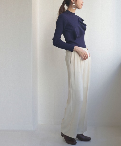 cheriella（シェリエラ）の「【cheriella】プチハイネックラッフルフリルリブニット（ニット/セーター・レディース・ブラック/ピンク/アイボリー/ラベンダー/ダークブルー・M）」の13枚目の写真