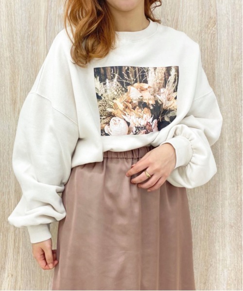 apres jour（アプレジュール）の「クルーネックスウェット【ZOZOTOWN限定アイテム】【10AP】（スウェット・レディース・ダークブラウン/アイボリー/ライトピンク/ライトベージュ・X-LARGE/フリー）」の5枚目の写真