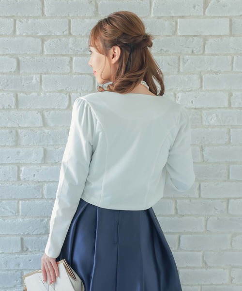 Retica(レティカ)の「ボレロ 結婚式 ショート丈 長袖 Uネック ノーカラー ジャケット フォーマル 二次会 パーティー お呼ばれ 入園式 入学式(カーディガン/ボレロ・レディース・ブラック/ホワイト・M)」の3枚目の写真
