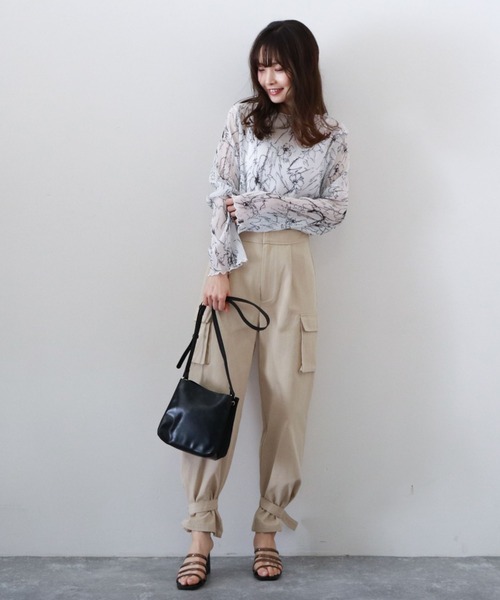 archives(アルシーヴ)の「花柄シアー楊柳プルオーバー(シャツ/ブラウス・レディース・オフホワイト/ブラック/ベージュ・MEDIUM)」の20枚目の写真