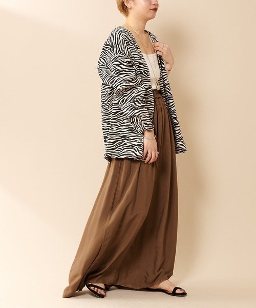 SHENERY（シーナリー）の「ゼブラプリントジャケット（ブルゾン・レディース・オフホワイト/グリーン・FREE）」の6枚目の写真