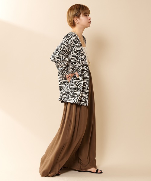 SHENERY（シーナリー）の「ゼブラプリントジャケット（ブルゾン・レディース・オフホワイト/グリーン・FREE）」の12枚目の写真