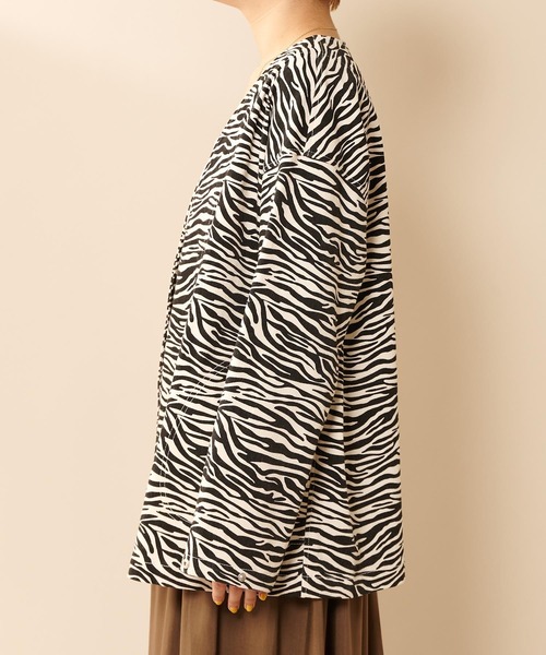 SHENERY（シーナリー）の「ゼブラプリントジャケット（ブルゾン・レディース・オフホワイト/グリーン・FREE）」の21枚目の写真