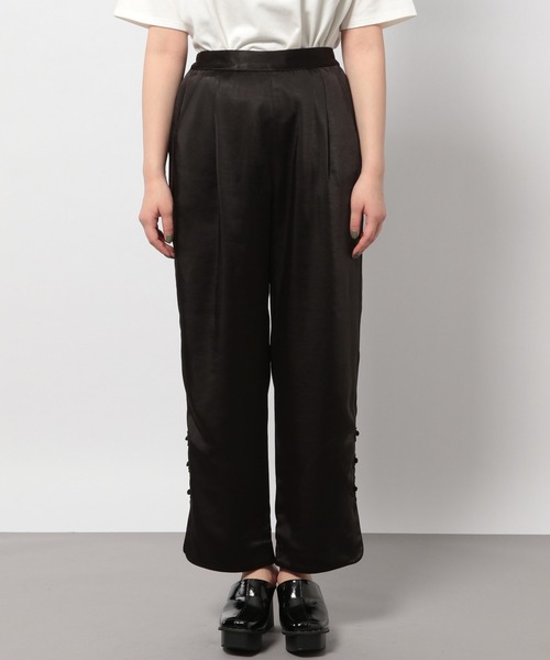 PAGEBOY（ページボーイ）の「チャイナスリットサテンパンツ（その他パンツ・レディース・ブラック/グレイッシュベージュ・FREE）」の15枚目の写真