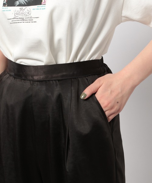 PAGEBOY（ページボーイ）の「チャイナスリットサテンパンツ（その他パンツ・レディース・ブラック/グレイッシュベージュ・FREE）」の6枚目の写真