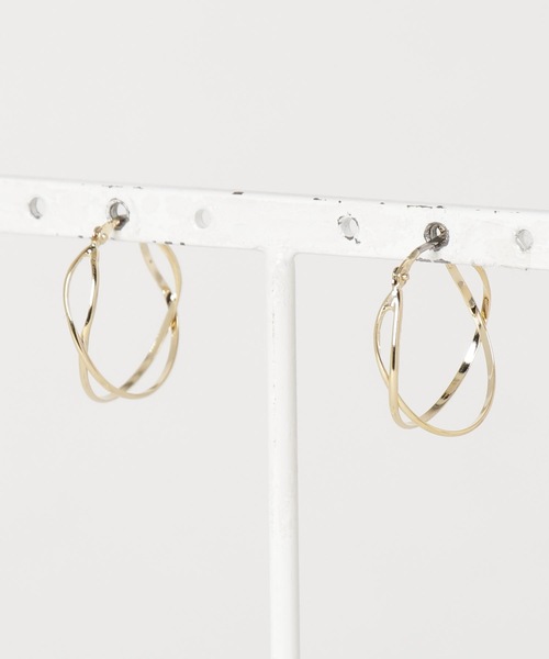 ISS（イズ）の「ISS: クロスライン フープピアス（ピアス（両耳用）・レディース・ゴールド/シルバー/ピンクゴールド・FREE）」の6枚目の写真