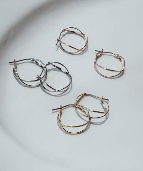 ISS（イズ）の「ISS: クロスライン フープピアス（ピアス（両耳用）・レディース・ゴールド/シルバー/ピンクゴールド・FREE）」の10枚目の写真