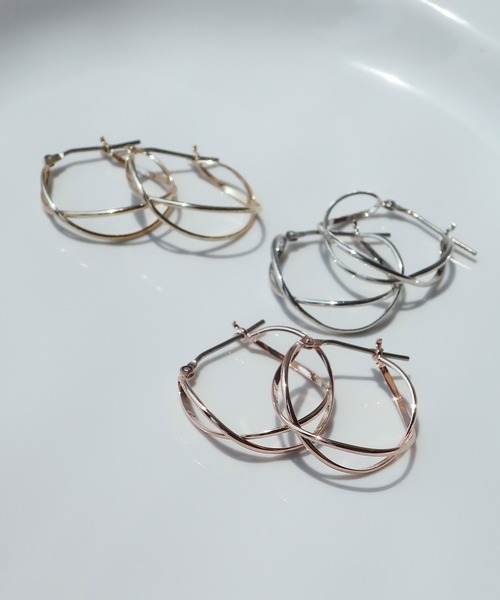 ISS（イズ）の「ISS: クロスライン フープピアス（ピアス（両耳用）・レディース・ゴールド/シルバー/ピンクゴールド・FREE）」の12枚目の写真