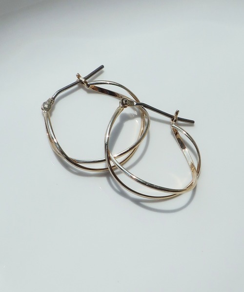 ISS（イズ）の「ISS: クロスライン フープピアス（ピアス（両耳用）・レディース・ゴールド/シルバー/ピンクゴールド・FREE）」の13枚目の写真