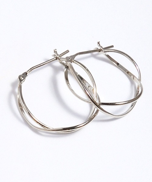 ISS（イズ）の「ISS: クロスライン フープピアス（ピアス（両耳用）・レディース・ゴールド/シルバー/ピンクゴールド・FREE）」の16枚目の写真