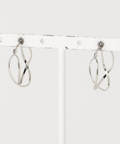 ISS（イズ）の「ISS: クロスライン フープピアス（ピアス（両耳用）・レディース・ゴールド/シルバー/ピンクゴールド・FREE）」の19枚目の写真