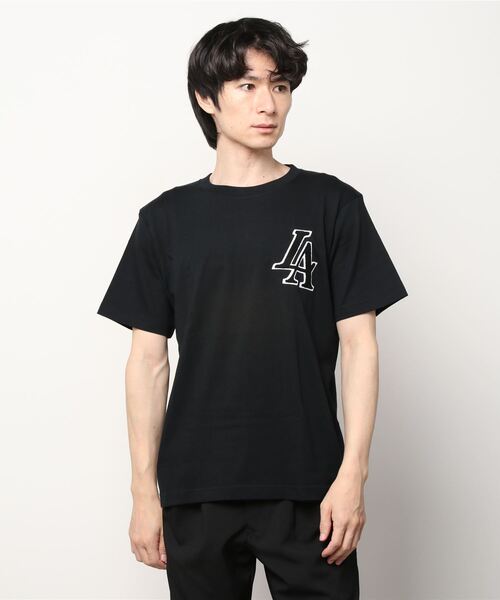 STUD MUFFIN(スタッドマフィン)の「STUD MUFFIN/スタッドマフィン/BIG MファームプリントSS Tシャツ(Tシャツ/カットソー・メンズ・ホワイト/ブラック・3/2)」の1枚目の写真