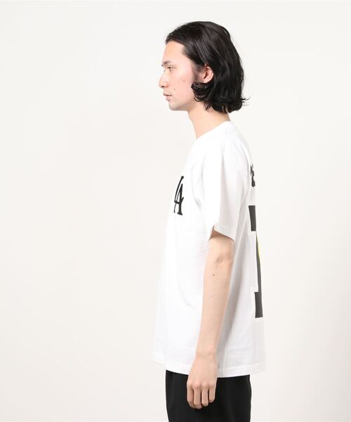 STUD MUFFIN(スタッドマフィン)の「STUD MUFFIN/スタッドマフィン/BIG MファームプリントSS Tシャツ(Tシャツ/カットソー・メンズ・ホワイト/ブラック・3/2)」の3枚目の写真