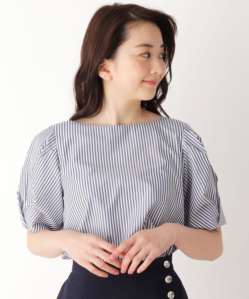 pink adobe(ピンクアドベ)の「◆【M-3L】ブロード袖タック ブラウス(シャツ/ブラウス・レディース・オフホワイト/ブラック系1/ネイビー系1/ネイビー系2・44/40/38/42)」の4枚目の写真