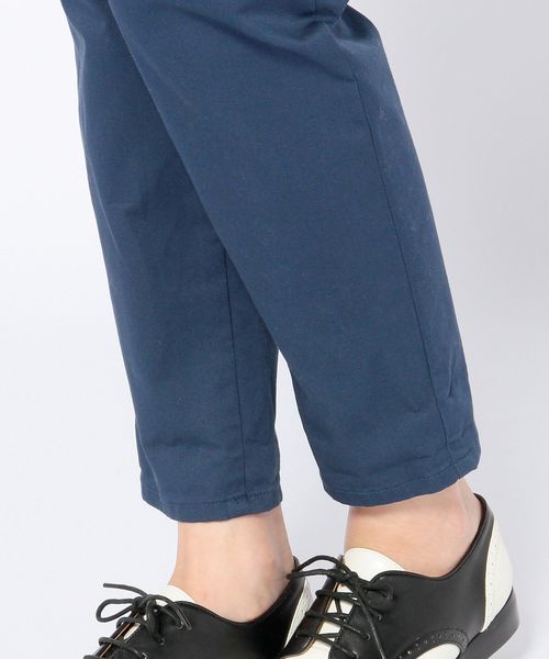Another Edition（アナザーエディション）の「【店舗限定】チノテーパードパンツ/ae CHINO TPD PT（チノパンツ・レディース・ネイビー/オフホワイト/その他1・SMALL/LARGE/MEDIUM）」の13枚目の写真