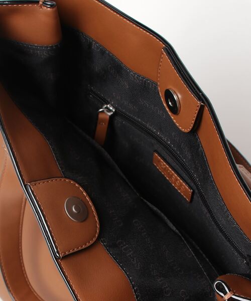 Guess（ゲス）の「SCALA Shopper（トートバッグ・メンズ・ブラウン・ONE SIZE）」の12枚目の写真