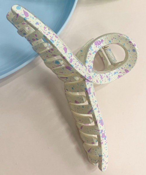 Me%（ミィパーセント）の「ペイントKNOTバンスクリップ（バレッタ/ヘアクリップ・レディース・ミント/ラベンダー・FREE）」の2枚目の写真