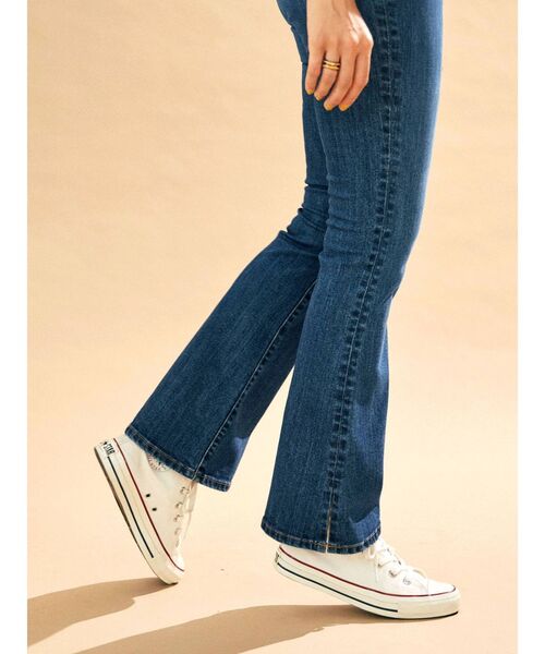 Ungrid（アングリッド）の「ストレッチフレアデニム（デニムパンツ・レディース・ブラック/ブルー・26inch/24inch/25inch）」の3枚目の写真