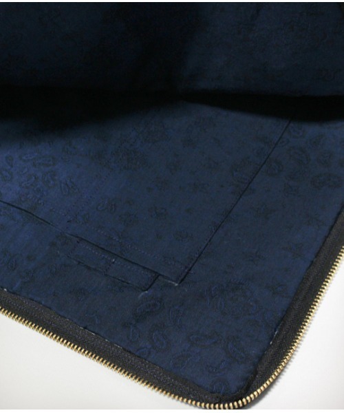 JAPAN BLUE JEANS（ジャパンブルージーンズ）の「クラッチバッグ (L) / インディゴパッチワーク（クラッチバッグ・メンズ・ライトインディゴブルー・L）」の8枚目の写真
