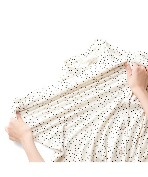 Live in comfort（リブインコンフォート）の「リブ　イン　コンフォート　きちんと見えて伸びやかでらくちん！ドット柄ブラウス（シャツ/ブラウス・レディース・ホワイト/ブラック/ベージュ・MEDIUM/LARGE/X-LARGE/SMALL/XX-LARGE/XXX-LARGE）」の12枚目の写真