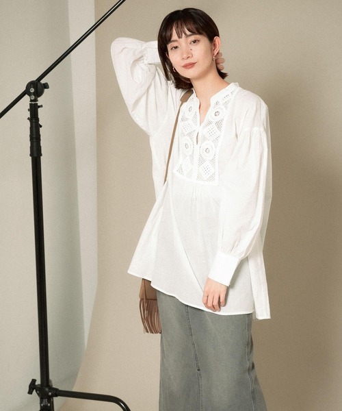 KBF(ケイビーエフ)の「クロシェドッキングブラウス(シャツ/ブラウス・レディース・アイボリー/オフホワイト/ブラック・ONE)」の4枚目の写真