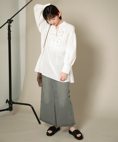 KBF(ケイビーエフ)の「クロシェドッキングブラウス(シャツ/ブラウス・レディース・アイボリー/オフホワイト/ブラック・ONE)」の10枚目の写真