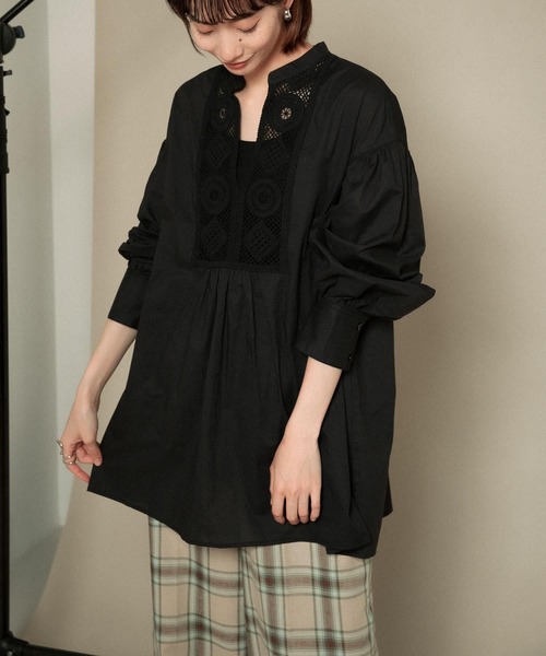 KBF(ケイビーエフ)の「クロシェドッキングブラウス(シャツ/ブラウス・レディース・アイボリー/オフホワイト/ブラック・ONE)」の8枚目の写真