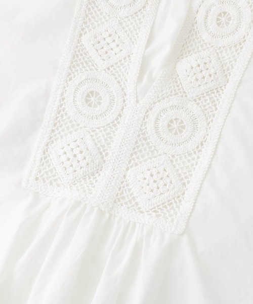 KBF(ケイビーエフ)の「クロシェドッキングブラウス(シャツ/ブラウス・レディース・アイボリー/オフホワイト/ブラック・ONE)」の20枚目の写真