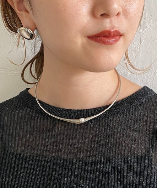 CAPRICIEUX LE'MAGE(カプリシューレマージュ)の「【GOLDY/ゴールディ】プチパールネックカフ(ネックレス・レディース・シルバー/ゴールド・ONE SIZE)」の1枚目の写真