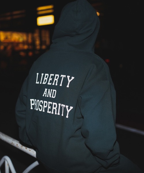 schott(ショット)の「【WEB LIMITED】セットアップ対応 Schott/ショット/HEAVY WEIGHT PARKA "Liberty and prosperity"/ヘビーウェイト パーカー(パーカー・メンズ・チャコールグレー/ダークグリーン/グレー・MEDIUM/LARGE/X-LARGE/XX-LARGE)」の1枚目の写真