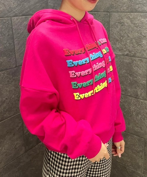 Candy Stripper(キャンディストリッパー)の「LOGO SHORT HOODIE(パーカー・レディース・ピンク/ブラック/アイボリー・2)」の3枚目の写真