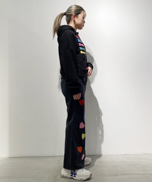 Candy Stripper(キャンディストリッパー)の「LOGO SHORT HOODIE(パーカー・レディース・ピンク/ブラック/アイボリー・2)」の18枚目の写真