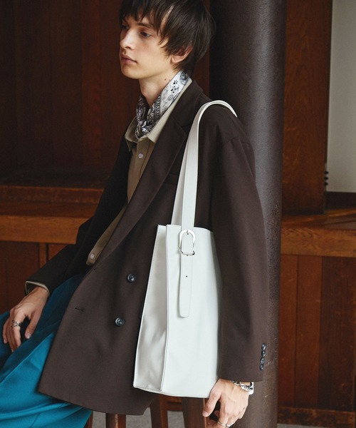 EMMA CLOTHES（エマクローズ）の「スクウェアバックルベルトトートバッグ EMMA CLOTHES（トートバッグ・メンズ・ホワイト/ブラック/ブルー/グリーン/ダークブラウン/チャコール・FREE）」の18枚目の写真