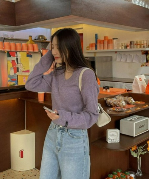 SONA（ソナ）の「SONA Vネッククロップニット（ニット/セーター・レディース・スカイブルー/パープル/グレー/ブルー/ライトグリーン/ライトピンク/ライトベージュ・FREE）」の10枚目の写真