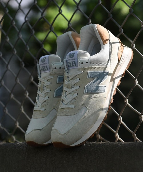 NEW BALANCE(ニューバランス)の「ML574(スニーカー・メンズ・ブラウン/グレー/ネイビー系/ネイビー/ベージュ・22.5cm/23.5cm/24.5cm/25.5cm/26.5cm/27.5cm/28.5cm/30.0cm/23.0cm/24.0cm/25.0cm/26.0cm/27.0cm/28.0cm/29.0cm/22.0cm)」の17枚目の写真